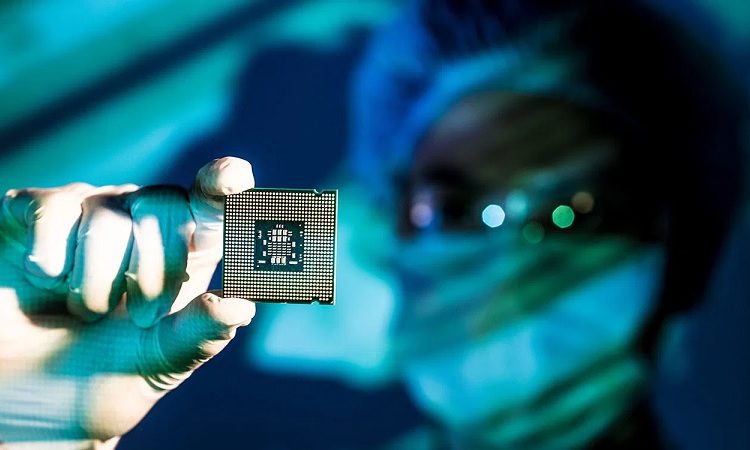 Intel says “we will have 1 billion transistors on a chip by 2030”
